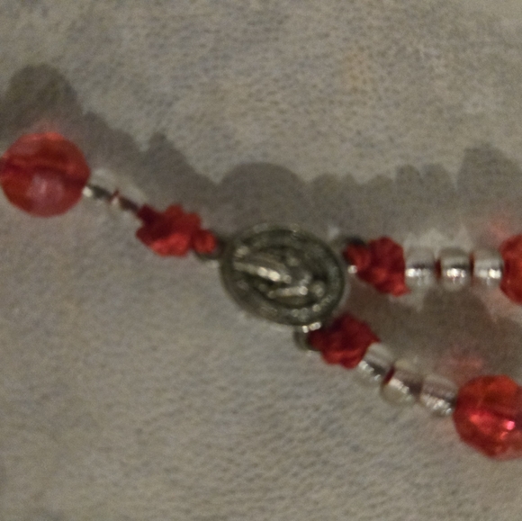 Our lady of Medjugorje crucifix - Picture 3 of 4